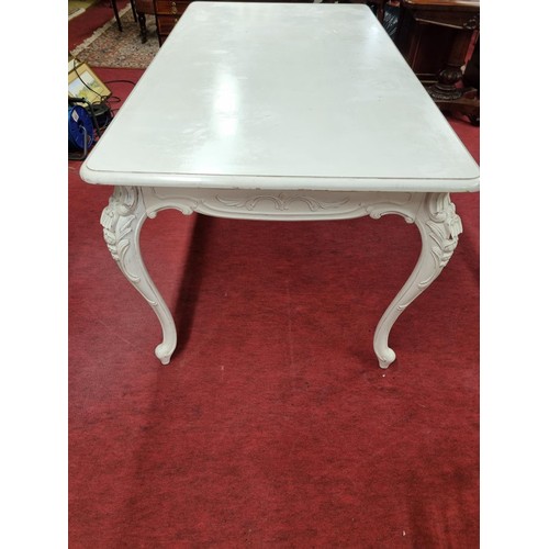 369 - A good White painted Table and Chairs.
Height 79 x 174 x 92 cm approx.