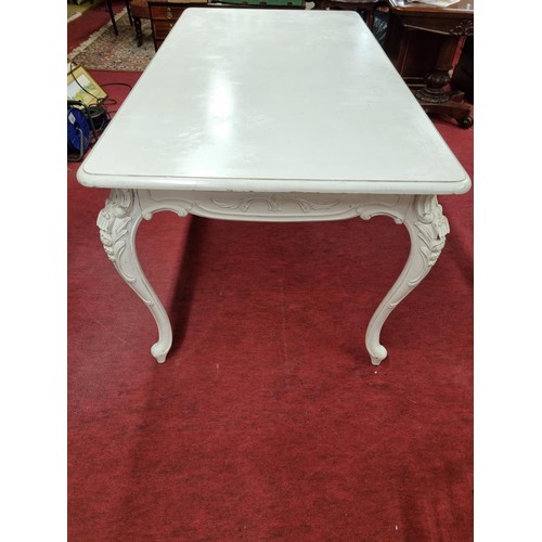 369 - A good White painted Table and Chairs.
Height 79 x 174 x 92 cm approx.