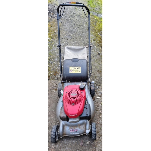 826D - A Honda GVC 160 easy auto start Lawnmower.