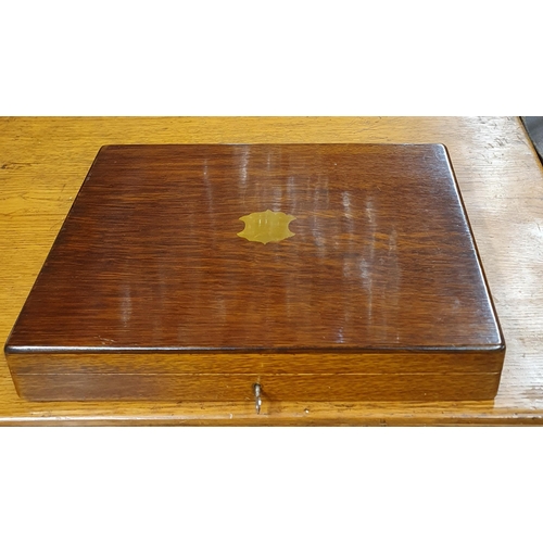 491 - A Joseph Rodgers and Sons, Sheffield, Oak cased six place Dessert setting Canteen. 38 x 28 x 6 cm hi... 