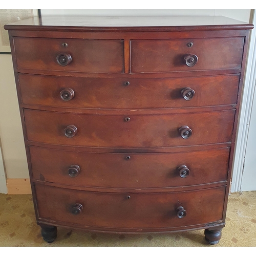 580 - A really good Victorian Mahogany tall bow fronted Chest of Drawers with five graduated drawers and t... 