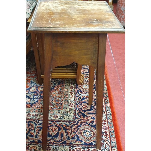 845 - An early 20th Century Mahogany Plant Stand. 30 x 30 x H 70 cm approx.