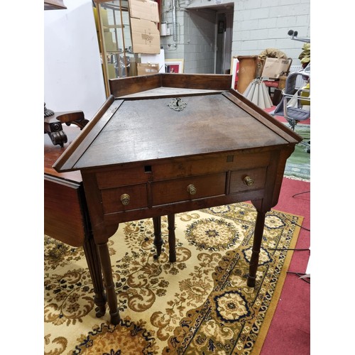 316 - A 19th Century Oak provincial corner Bureau on turned supports. W 92 x H 104 cm approx.