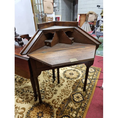 316 - A 19th Century Oak provincial corner Bureau on turned supports. W 92 x H 104 cm approx.