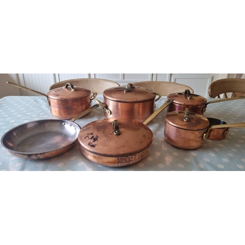 340 - A really good set of very heavy Copper Saucepans.
Largest being D 25 x H 13 cm approx.