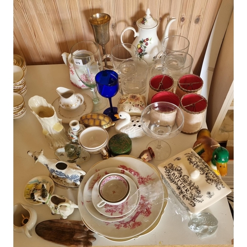 579 - A quantity of various Items to include glassware, delph etc.