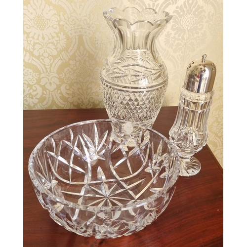 182 - A good group of Waterford Crystal to include a vase, a bowl and a sugar shifter. 
Vase H 23 cm appro... 