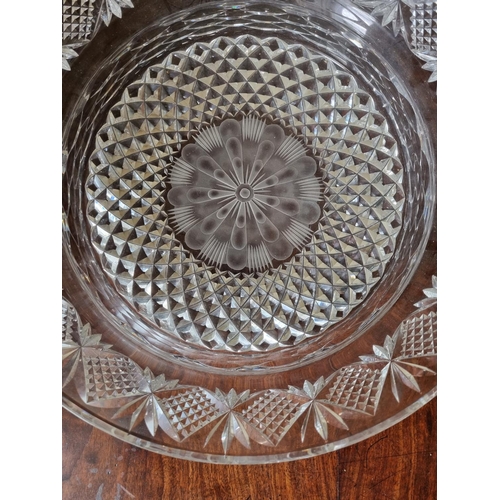 197 - A Superb large Crystal Centrepiece with pineapple effect cut base. Possibly Waterford.  D 36.5 cm ap... 