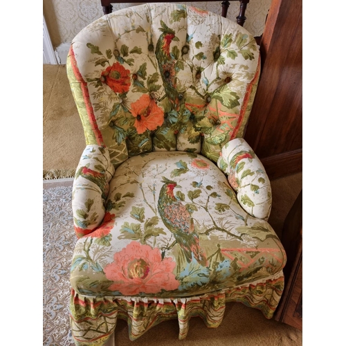 207 - A good mid 20th Century Mahogany Bedroom Chair with tapestry style upholstery.
W 60 x SH 35 x BH 78 ... 