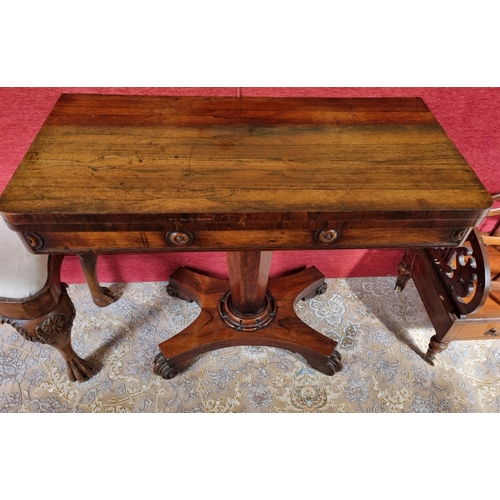 217 - A good William 1Vth Rosewood Foldover Card Table with hexagonal shaft and platform base.
90.5 x 90.5... 