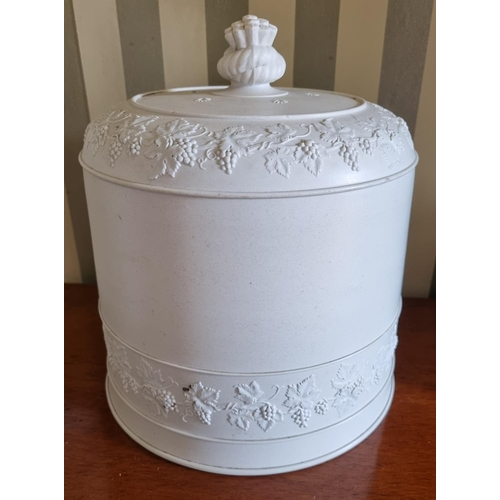 281 - A good Wedgwood Stilton Dome. D 22 x H 26 cm approx.