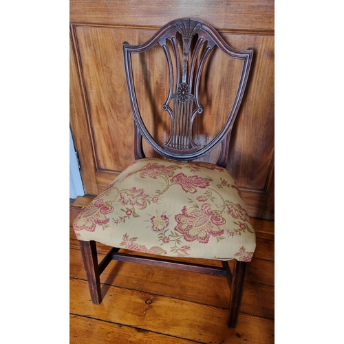 286 - A good pair of 19th Century Hepplewhite style Dining Chairs with tapered front supports and stretche... 