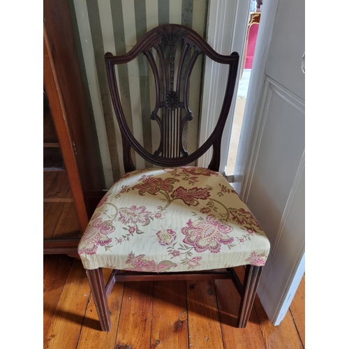 286 - A good pair of 19th Century Hepplewhite style Dining Chairs with tapered front supports and stretche... 