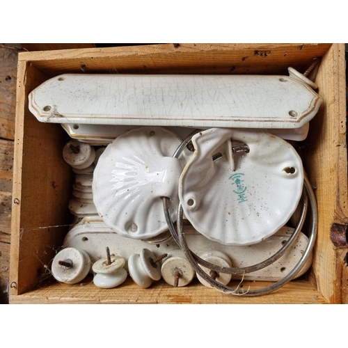 808A - A box lot of Ceramic door Furniture.