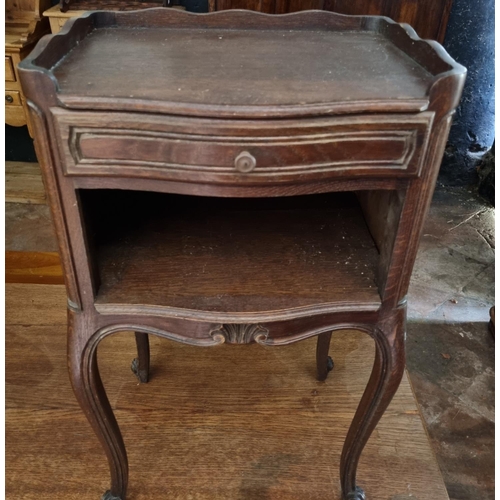 900 - An early 20th Century Oak Night Table with single frieze drawer on cabriole supports. 39 x 32 x H 69... 