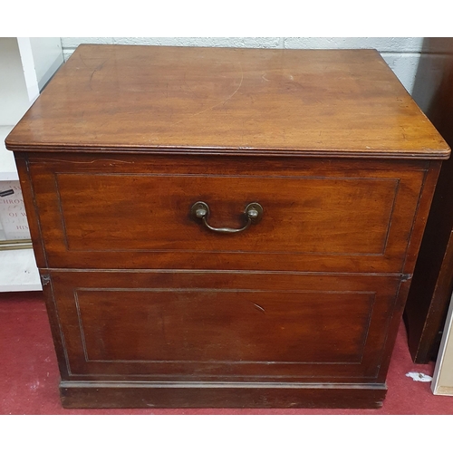 190 - A good 19th Century Mahogany Commode Seat with lift up handle. 79 x 56 x H 72 cm approx.