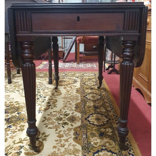 324 - A Georgian Mahogany Pembroke Table of superb quality in the manner of Gillows of Lancaster. 111 x 11... 