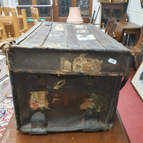 437 - A good old vintage Trunk. 62 x 37 cm approx. #