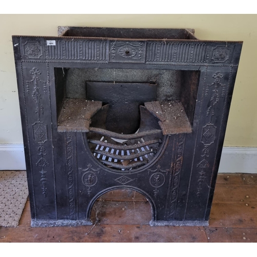 809 - A 19th Century possibly earlier Cast Iron Grate of large size. * Please note the purchaser will have... 