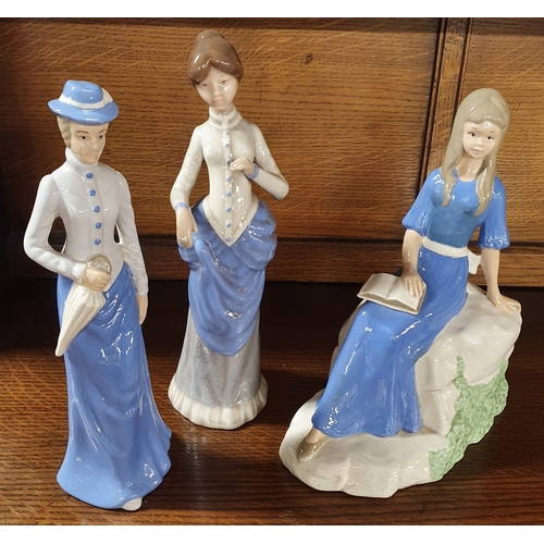 871 - Three good Spanish Figures. Average height 28 cm approx.