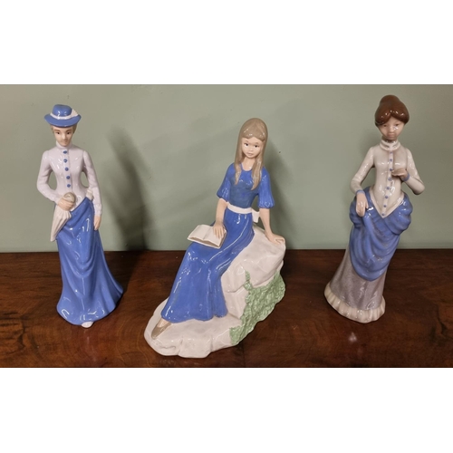 871 - Three good Spanish Figures. Average height 28 cm approx.