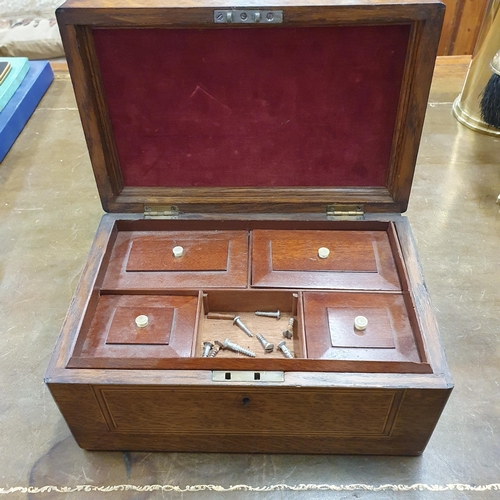 333 - Of really good quality. A 19th Century Oak and Veneered Jewellery Box with a mahogany fitted interio... 