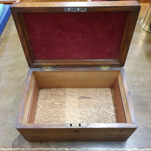 333 - Of really good quality. A 19th Century Oak and Veneered Jewellery Box with a mahogany fitted interio... 