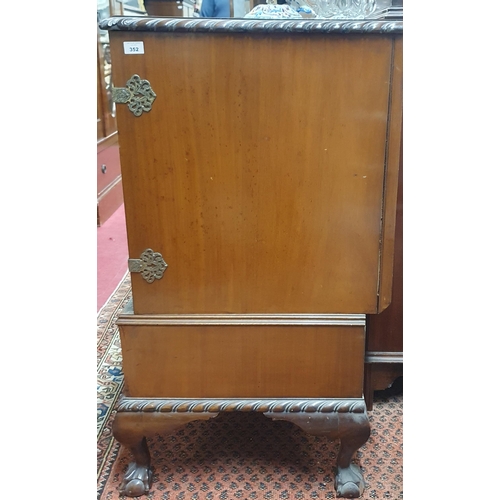 352 - A good early 20th Century Mahogany Sideboard with fully fitted interior brass mounted plates, rope e... 