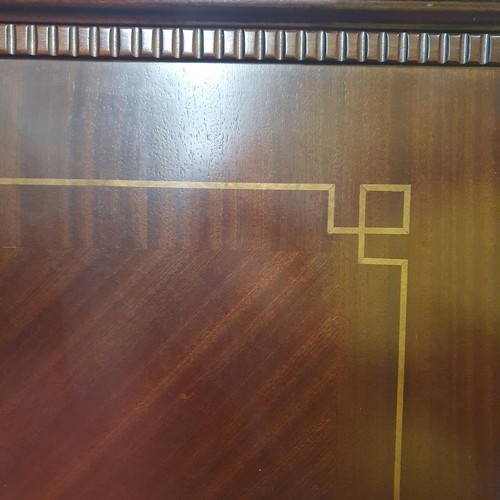 125 - A Mahogany Veneered Double Head Boards .
Height 103 x W 195 cm approx.
(Please note this is a Generi... 