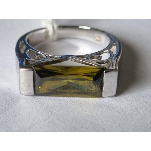 432 - An unusual Silver and Gem set Ring, size L.