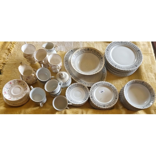 204 - A quantity of Wedgwood style part set Dinnerwares.