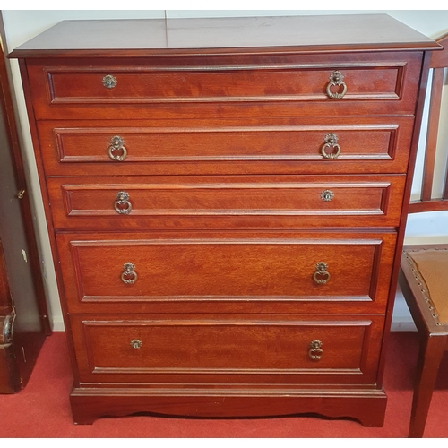 286 - A good modern Mahogany graduated Chest Tallboy with brass fitted handles.
H 115 x W 95 x D 42 cm app... 