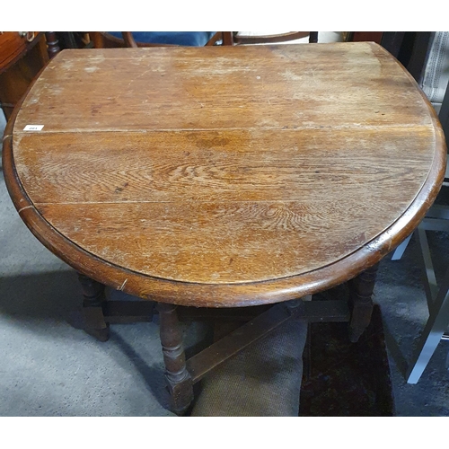 201 - A 19th Century Oak gate legged Table with barley twist supports.
H 73 x W 89 x L 114 cm approx.