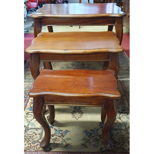 76 - A good modern Mahogany Nest of three Tables with cabriole supports. Largest Being 63 x 48 x H 52 cm ... 