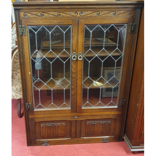 568 - A 20th Century Old Charm two door Cabinet top.
92 x 33 x H 127 cm approx.