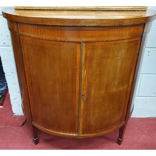 580 - A good Edwardian Mahogany Veneered and Inlaid concave half moon Side Cabinet with twin door front. W... 