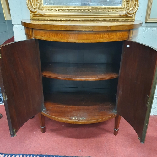 580 - A good Edwardian Mahogany Veneered and Inlaid concave half moon Side Cabinet with twin door front. W... 