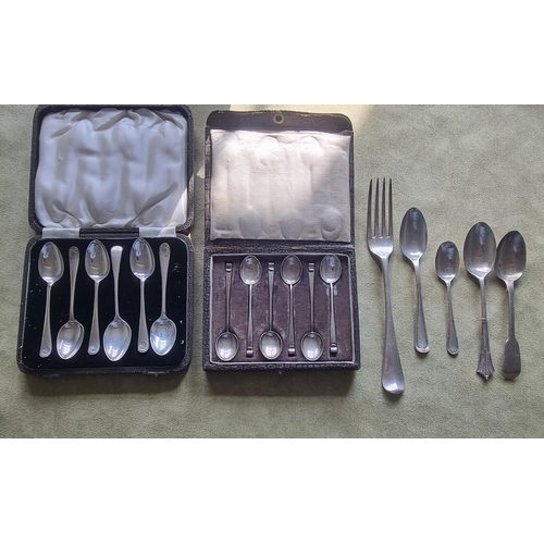 461 - A group of Silver Spoons to include a cased set and a matched set, 250 gms approx.