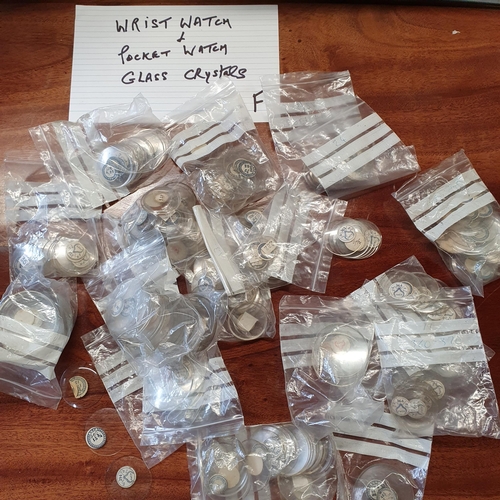 1077 - A quantity of Wristwatch and pocket watch glass Crystals.