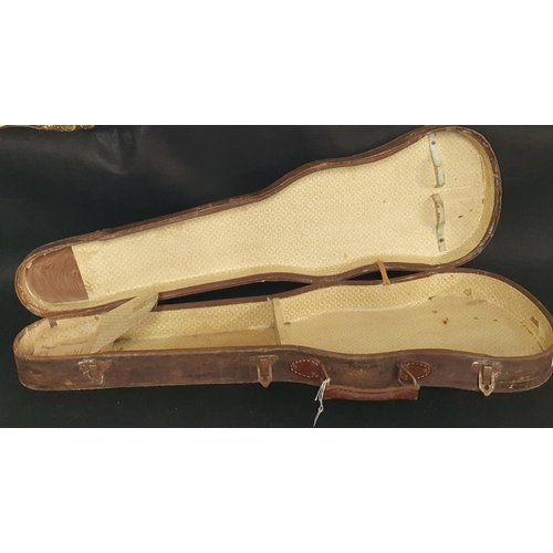 61 - A 19th Century Violin and Case.
Length 74 cm approx.