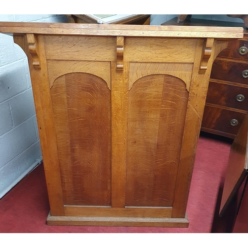 139 - A good 19th early 20th Century Oak Lectern Stand. (could be used in a restaurant). W 102 x 37 x H 12... 