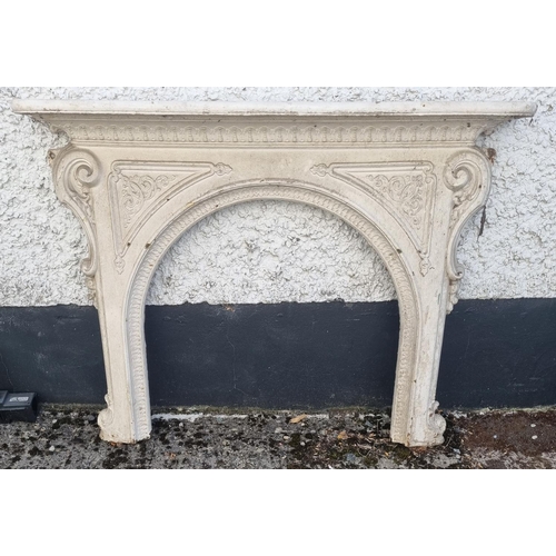 1050 - A fantastic heavy 19th Century cast Iron Fireplace with arched insert.
Height 120 x W 150 cm approx.... 