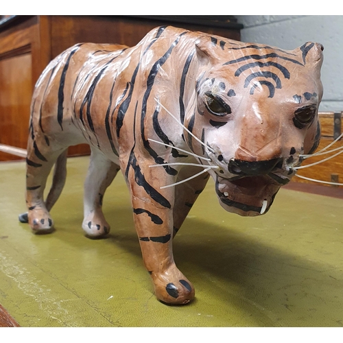 10 - A good Leather Figure of a Tiger.
H 16 x L 340 cm approx.