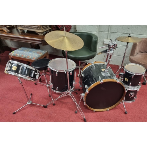 1464 - A YAMAHA Drum Set .