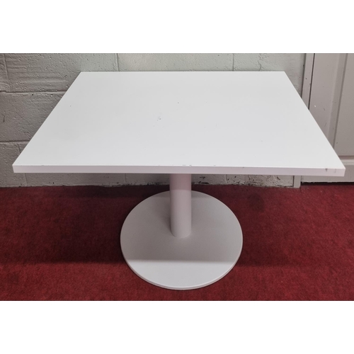 1507 - A Modern white Table .