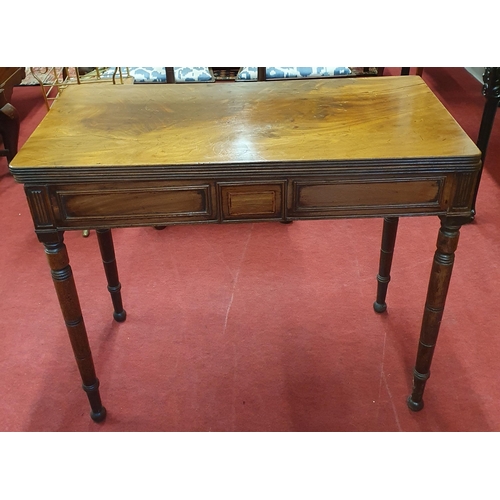 895 - A superb quality Regency Mahogany fold over tea Table on turned supports. 89 x 86 x H 73 cm approx.