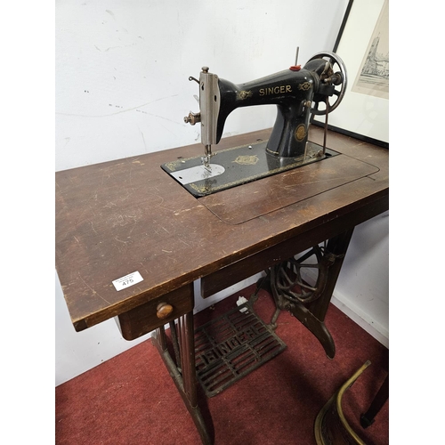 475 - A good Treadle Singer Sewing Machine. W 87 x 42 x H 74 cm approx.