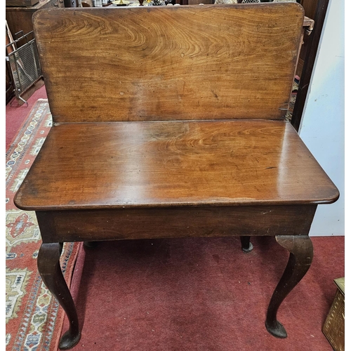 479 - An early Georgian II Mahogany Foldover Tea Table on simple pad cabriole supports. Circa 1780. W 91 x... 