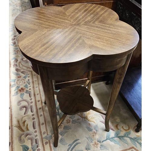 484 - An early 20th Century Mahogany Side Table. 48 x 48 x H 69 cm approx.