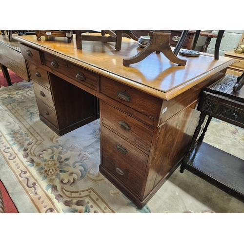 485 - A large 19th Century Mahogany Partners Desk with mahogany top. 150 x 99 x H 83 cm approx.